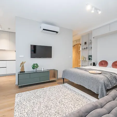New By The River, W-balcony & Ac By Cohost