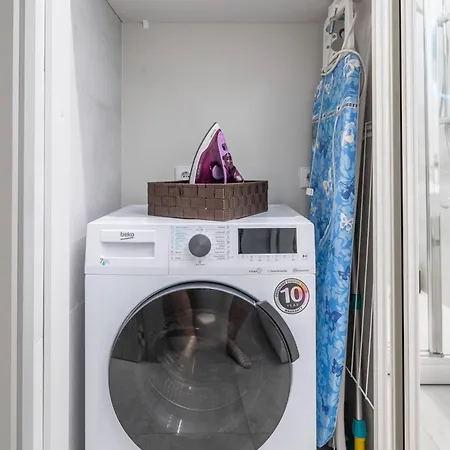 Apartamento New By The River, W-balcony & Ac *