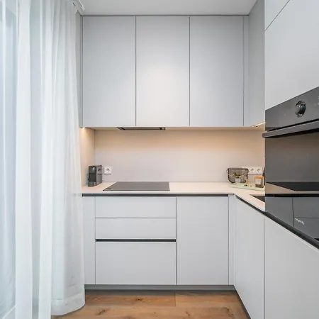 New By The River, W-balcony & Ac By Cohost *